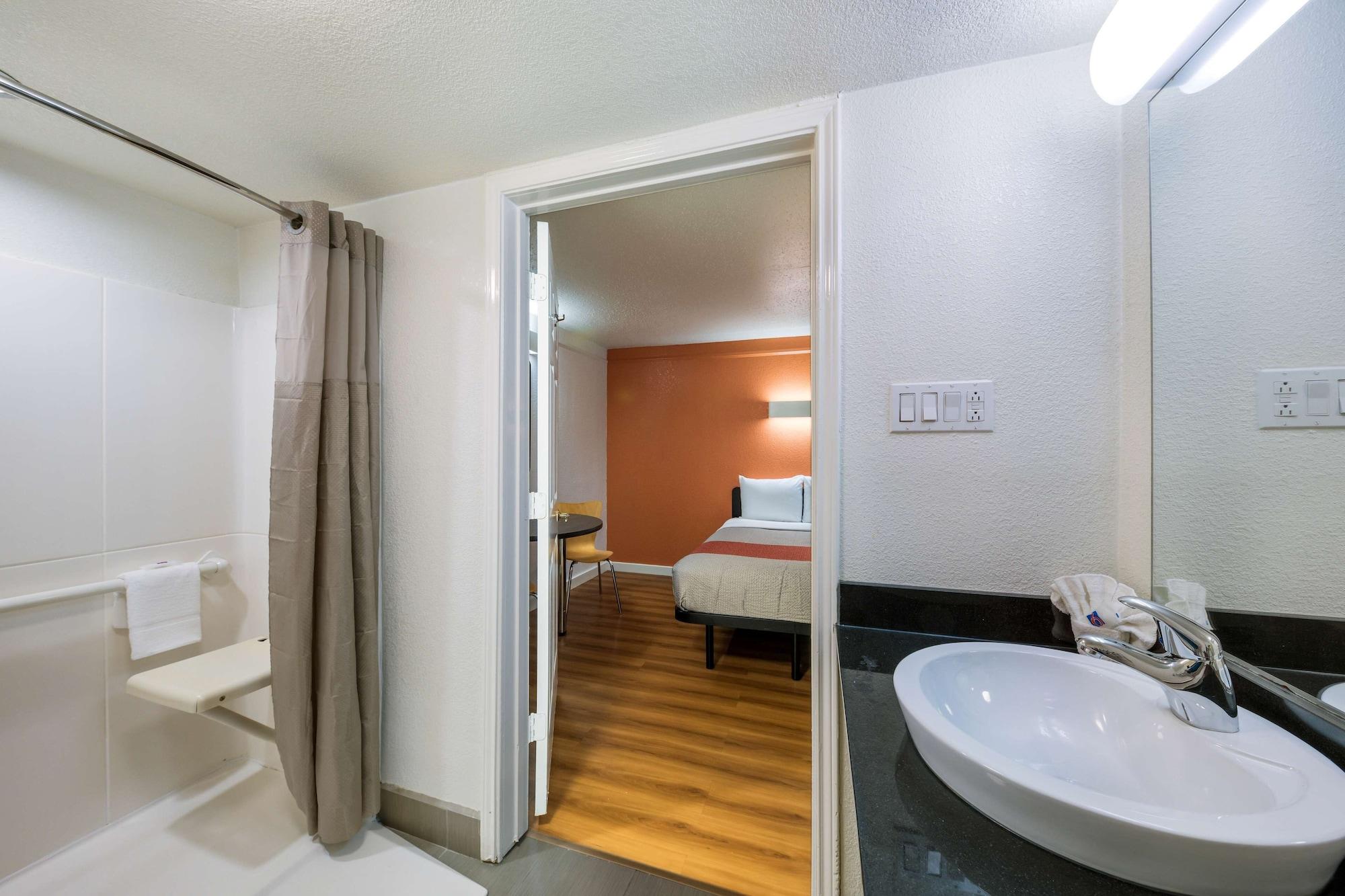 Motel 6-Dallas, Tx - Farmers Branch Zewnętrze zdjęcie