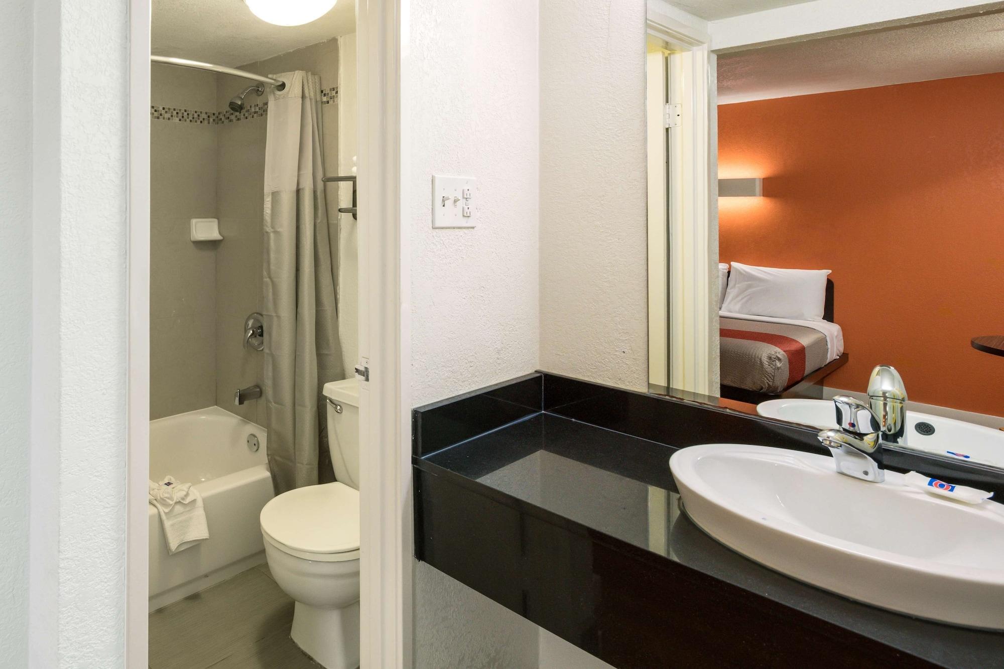 Motel 6-Dallas, Tx - Farmers Branch Zewnętrze zdjęcie