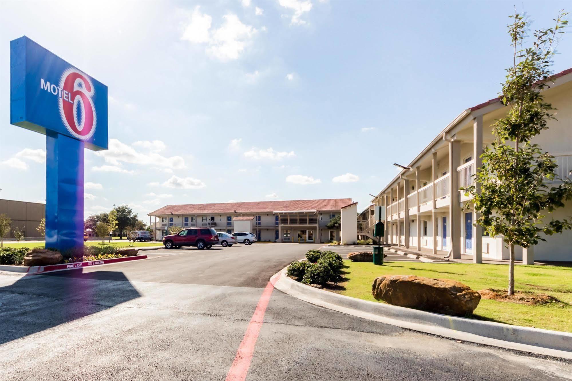 Motel 6-Dallas, Tx - Farmers Branch Zewnętrze zdjęcie